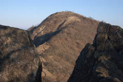 二日目、鬼ヶ岩から見上げた蛭ヶ岳