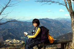 上野原方面を見下ろす三国峠