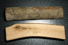 かまぼこ型木材2本（一方は裏面）