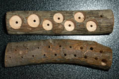 上：大物置き用、下：小物挿し用